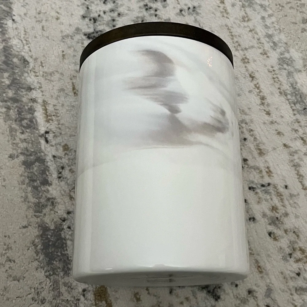 Like 🆕 Bed Bath and Beyond faux marble finish porcelain storage container